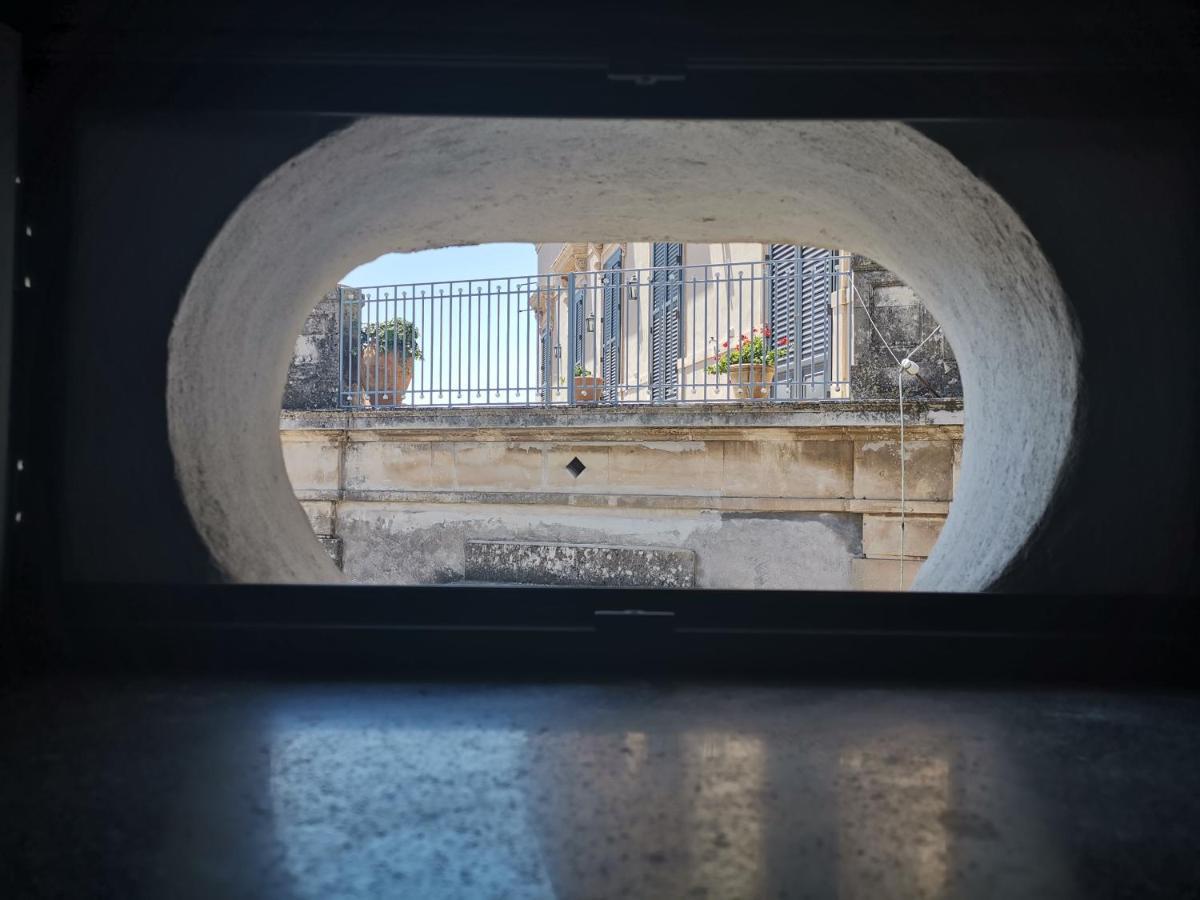 Palazzo Geremia - Le Dimore Dell'Antiquario Lägenhet Acireale Exteriör bild