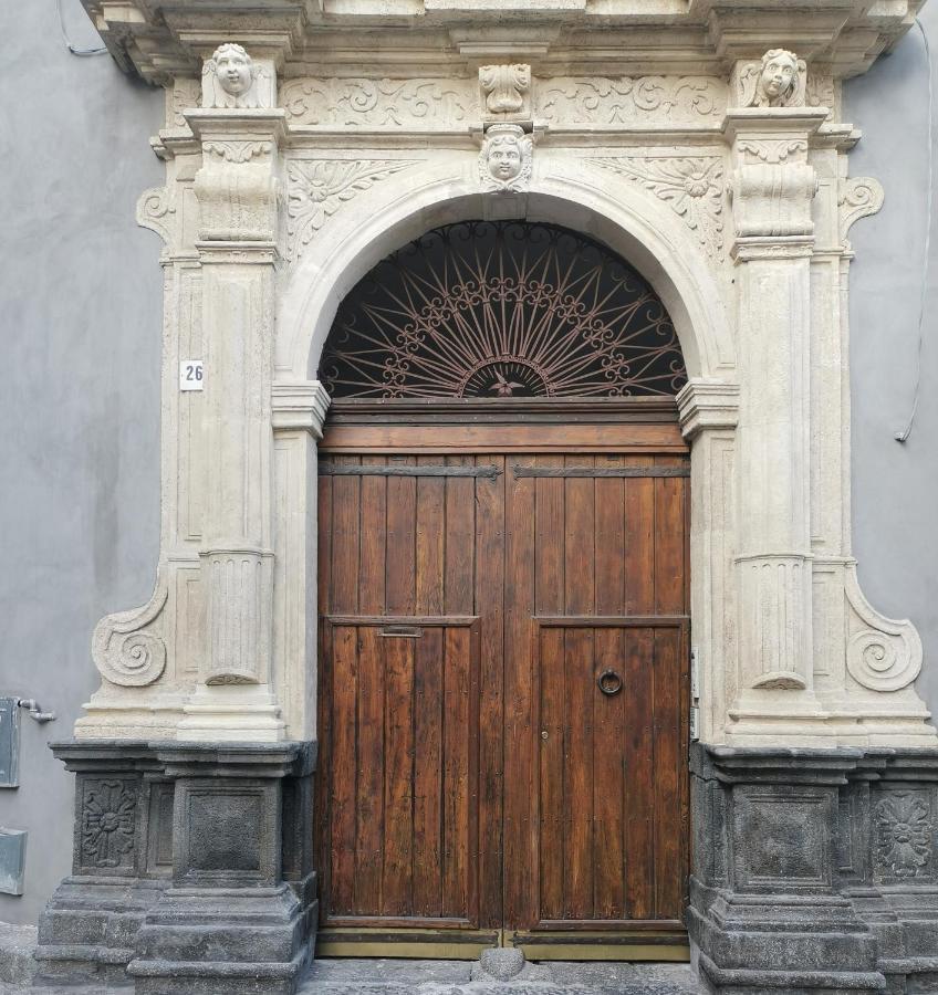 Palazzo Geremia - Le Dimore Dell'Antiquario Lägenhet Acireale Exteriör bild