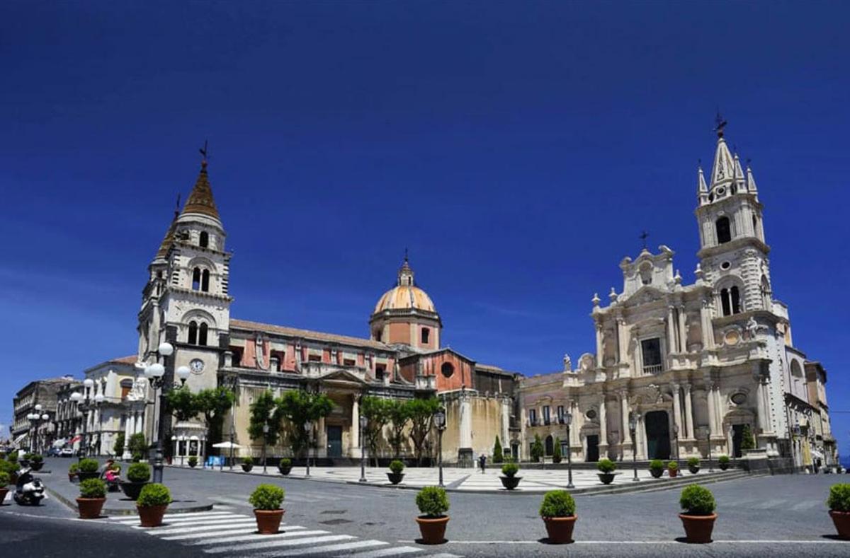 Palazzo Geremia - Le Dimore Dell'Antiquario Lägenhet Acireale Exteriör bild